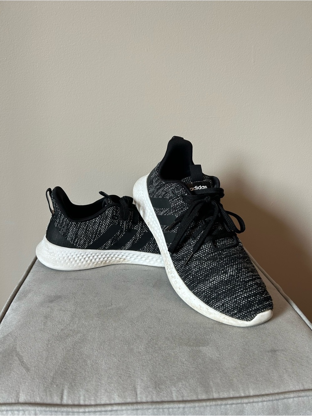 adidas cloud foam woman’s Black & White Knit Sneakers